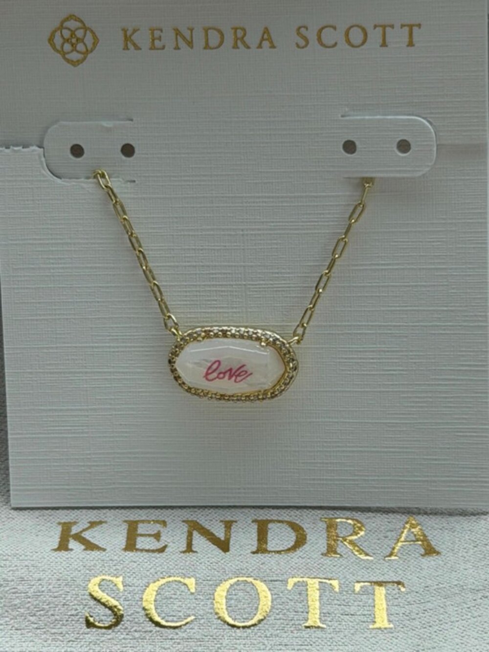 Kendra Scott necklace
